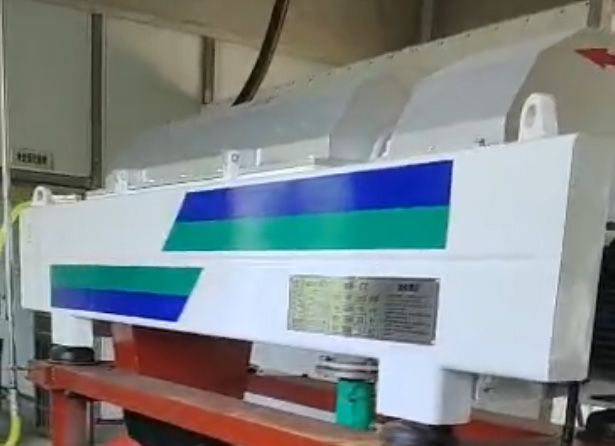 臥式螺旋卸料沉降離心機(jī)01